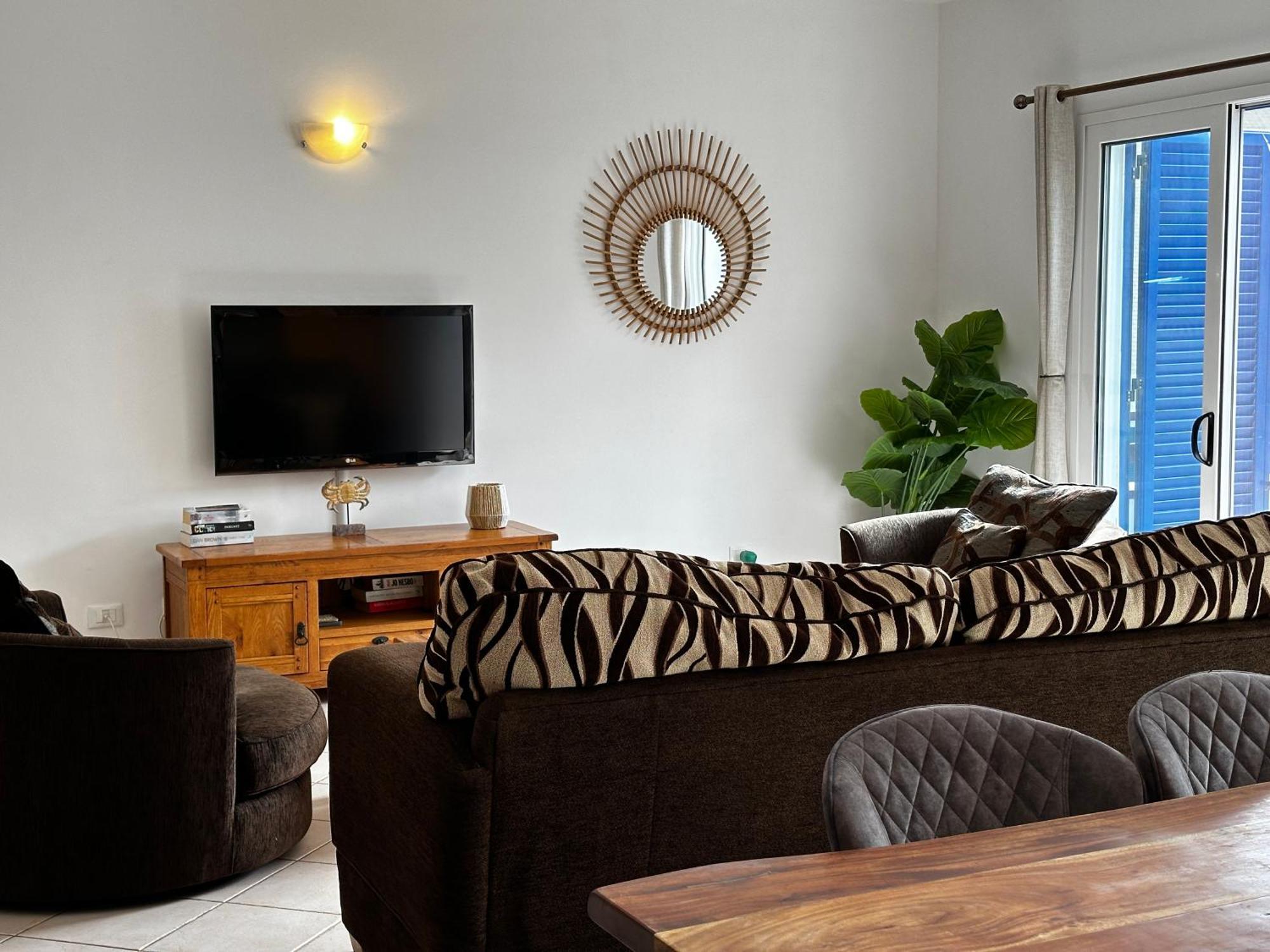 Leme Bedje Two Bedroom - By Bobbywashere Santa Maria Esterno foto